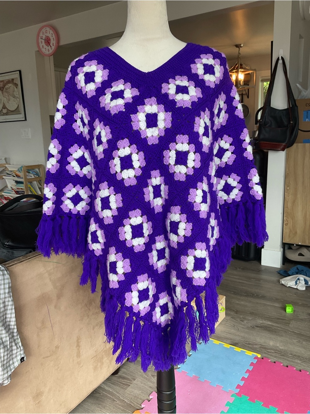 ☔️VTG 70s San Yueh Purple Granny Square Crochet Fringe Poncho Handmade Size L